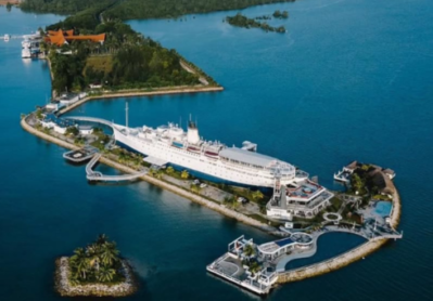 Doulos Phos The Ship Hotel